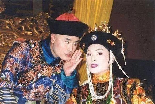 2001年,她主演黄晓明参演的电视剧《天子太后》,饰演窦大汉爱奇艺电视剧《风筝》图片