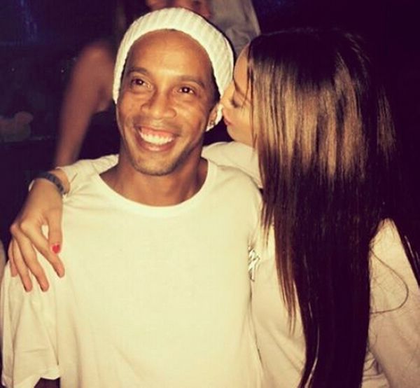 梦境中的甜蜜邂逅,解析梦见被喜欢的男生亲吻的深层含义 梦境中的甜蜜邂逅,解析梦见被喜欢的男生亲吻的深层含义