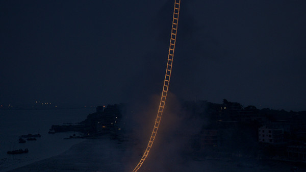 蔡国强的烟花天梯