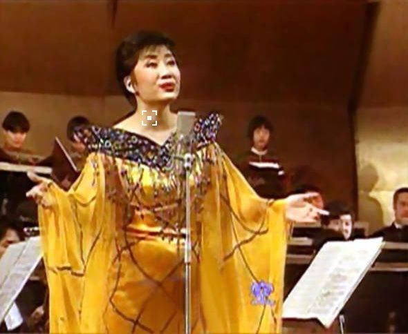 55岁李娜近照曝光,曾《青藏高原》原唱,逃往国外出家如今这样