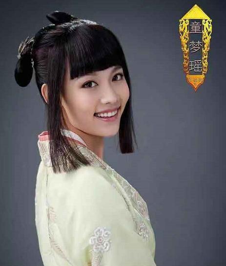 孙骁骁本人是清纯可爱型的美女,她是童颜,总给人很年轻的感觉,不过这