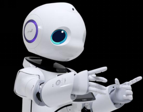 优友除了具备类人型智能商用服务机器人自然语音交互、微秒人脸识别、自主避障行走、仿生动作模拟、智能控制中枢五大基本功能外,更突出类似人类的情绪情感系统和行为决策系统,能够识别表情和动作,具备数百种情感表达,同时具备极强的学习能力和22个仿生类人自由度,让机器人与人类的交互变得更真实,更有温度。