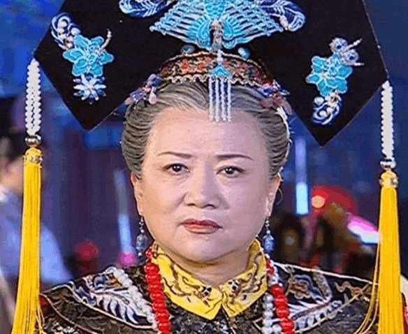 2,崔槿汐老了改姓成了桂嬷嬷