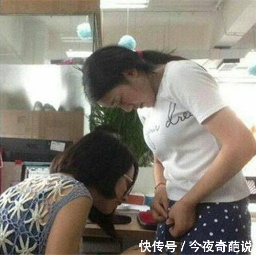 搞笑gif趣图笑话段子:小姐姐,这裙子穿得也太粗心了吧