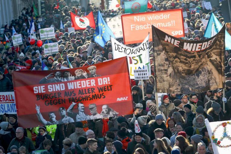 欧洲极右翼领导人聚首 民众聚集示威游行