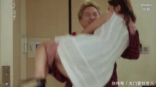 光头的女人,也是蛮时尚的!