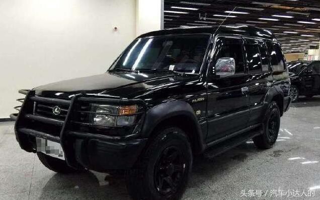 长丰猎豹是一台10万级的中型越野suv,4800*1830*1890mm的车身尺寸使得