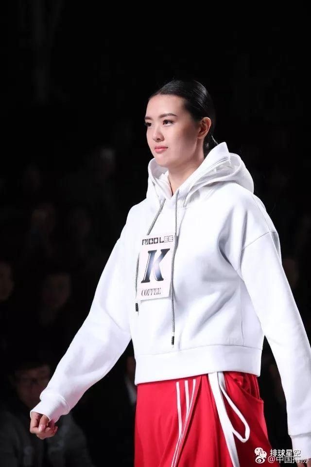 中国女排主攻,江苏女排队长张常宁.