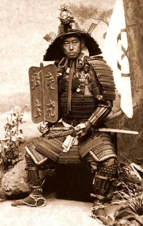 日本武士盔甲壁纸图片 日本武士盔甲壁纸图片大全 久久图片视频