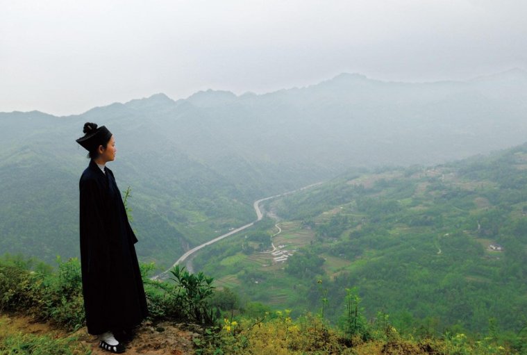 两姐妹出家为道士,道教源头鹤鸣山,俗世与仙界的纠缠