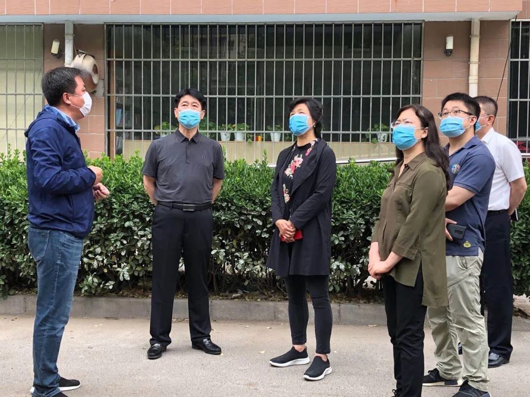 大兴区委组织部部长艾丽到观音寺街道和新媒体基地调研