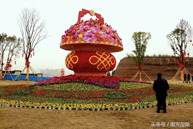 南充凤垭山天乐谷景区换上节日彩妆,迎接八方游客