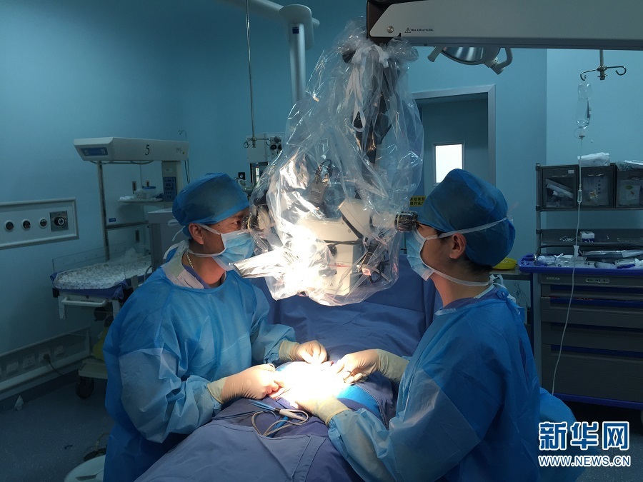 云南省第一人民医院:成功实施省内首例显微取精术