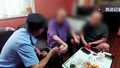 北京一80多岁老人掏出全部积蓄购买金条，金店员工：报警！