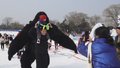 福满京城 春贺神州丨新春冰雪活动火爆 公园雪场迎客忙