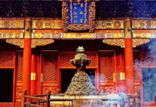 龙潜福地 一半行宫一半佛