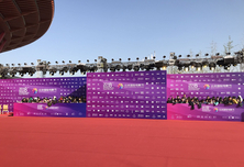 现场：群星亮相第八届北京国际电影节开幕式红毯