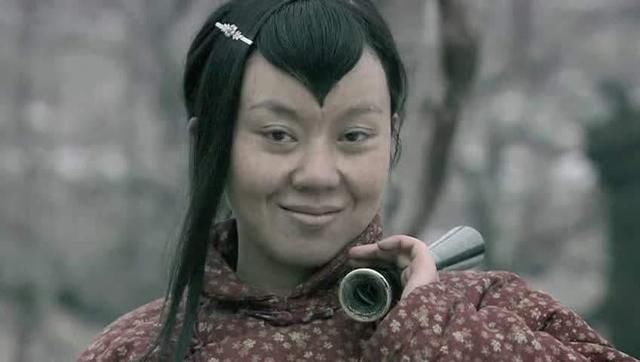 闫妮,1971年3月10日出生于陕西西安,1990年9月,闫妮入伍成为一名文艺