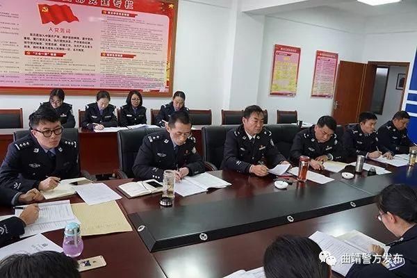 常务副局长崔永以普通党员身份参加警令部党支