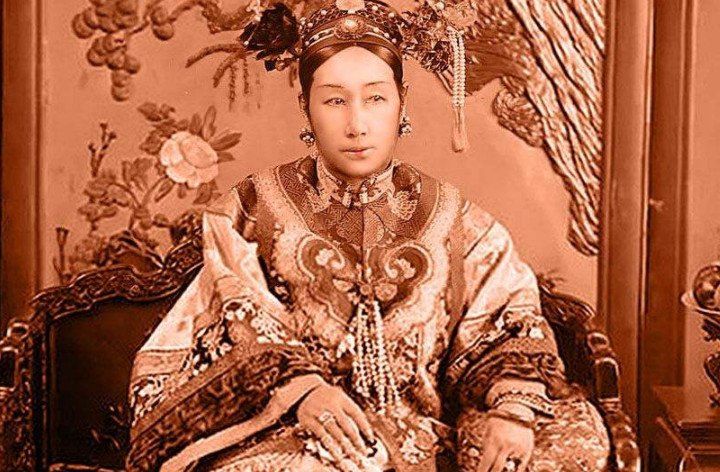 清宫剧里太监一见到慈禧,就说老佛爷吉祥,放到