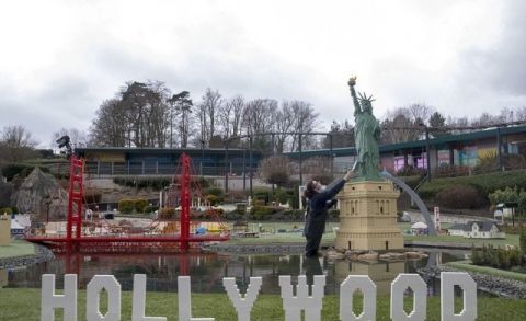 55人五百天用200万块积木搭建出迷你北京故宫