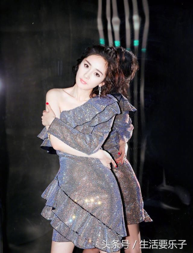 与其说杨幂的中国风长裙火了,还不如说大幂幂