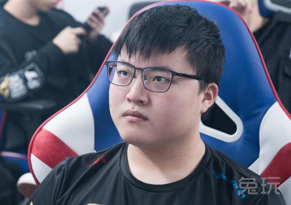 LOL选手辈分排名:UZI和肉鸡荣膺真主之名