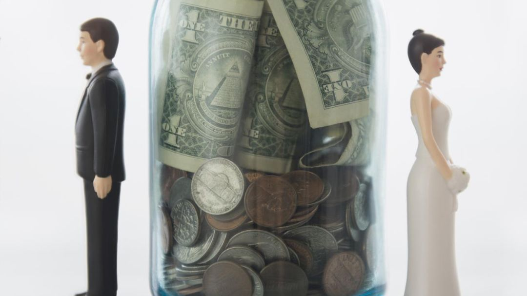 山西首富旗下公司现天价离婚案:“分手费”近4.7亿去年预亏超10亿 山西首富旗下公司现天价离婚案:“分手费”近4.7亿去年预亏超10亿