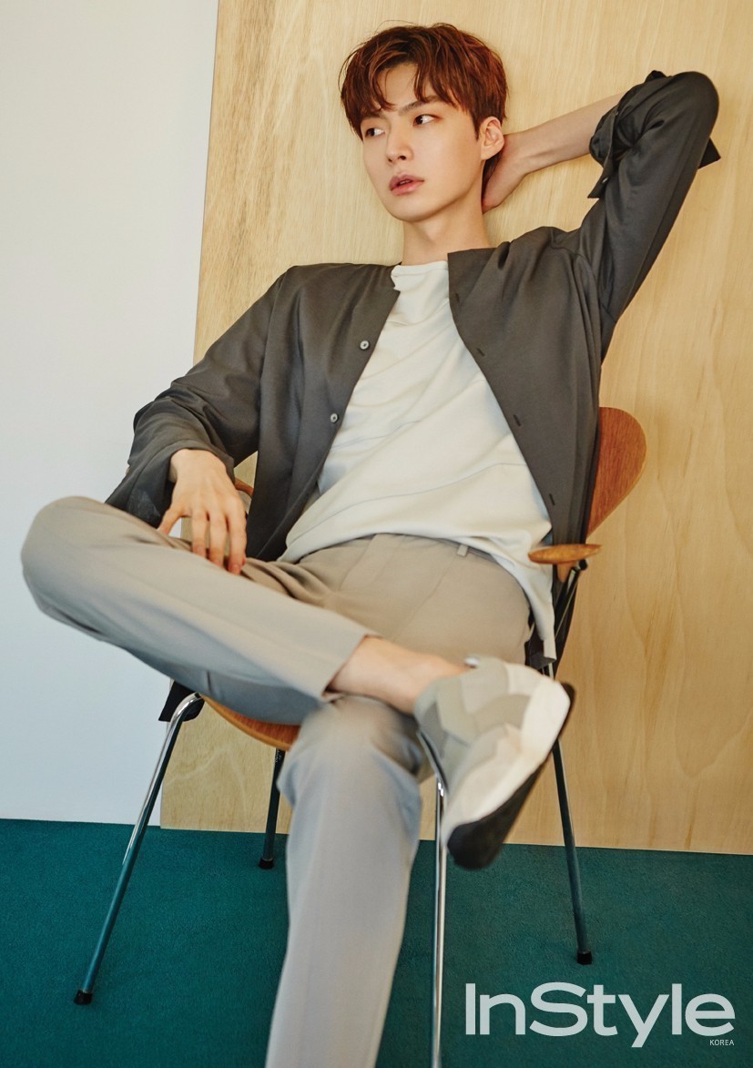 安宰贤写真公开 细腻神情展独特魅力