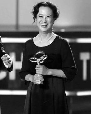 幼年丧母中年丧夫 她54岁一夜成名却在两年后离世 幼年丧母中年丧夫 她54岁一夜成名却在两年后离世