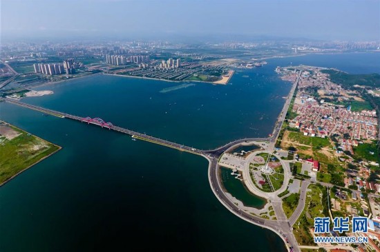 鸟瞰烟台综合性旅游度假胜地养马岛