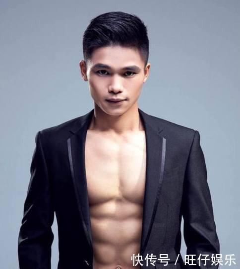 真正的特种兵,身高1米五,两次出演战狼,身份背