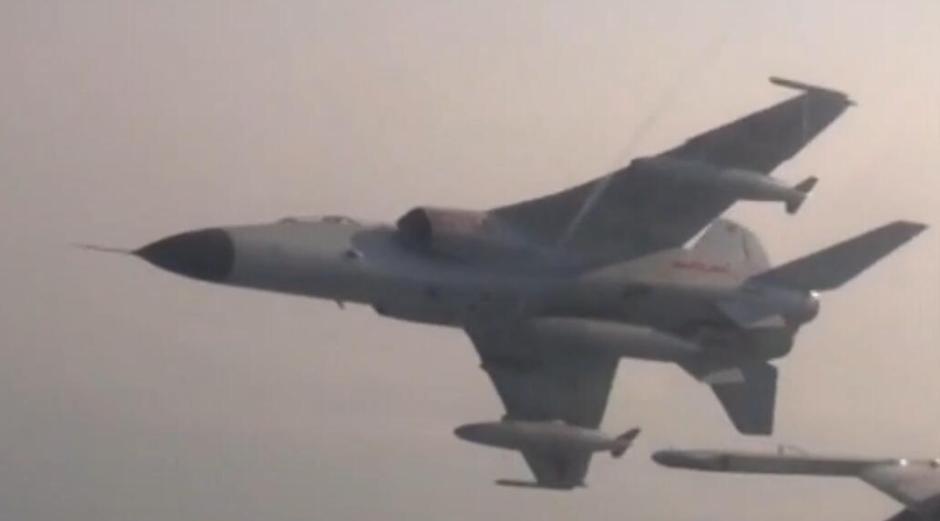 南海舰队新飞行员驾飞豹演练导弹打靶 南海舰队新飞行员驾飞豹演练导弹打靶