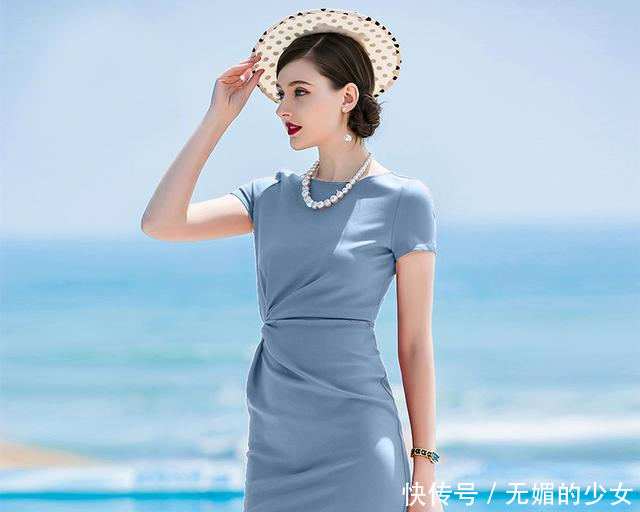 找了好久,才找到这新款包臀裙,女人穿最适合,迷