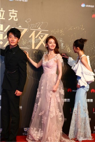 黄轩 苗苗《芳华》剧组