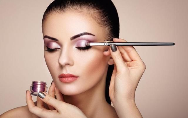 单眼皮只能画熊猫圈眼影?那是你还没get到真