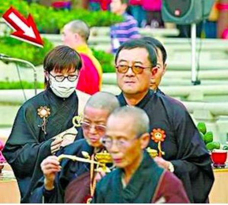 被迫选择丁克,不敌娇艳小三,今孤独终老!