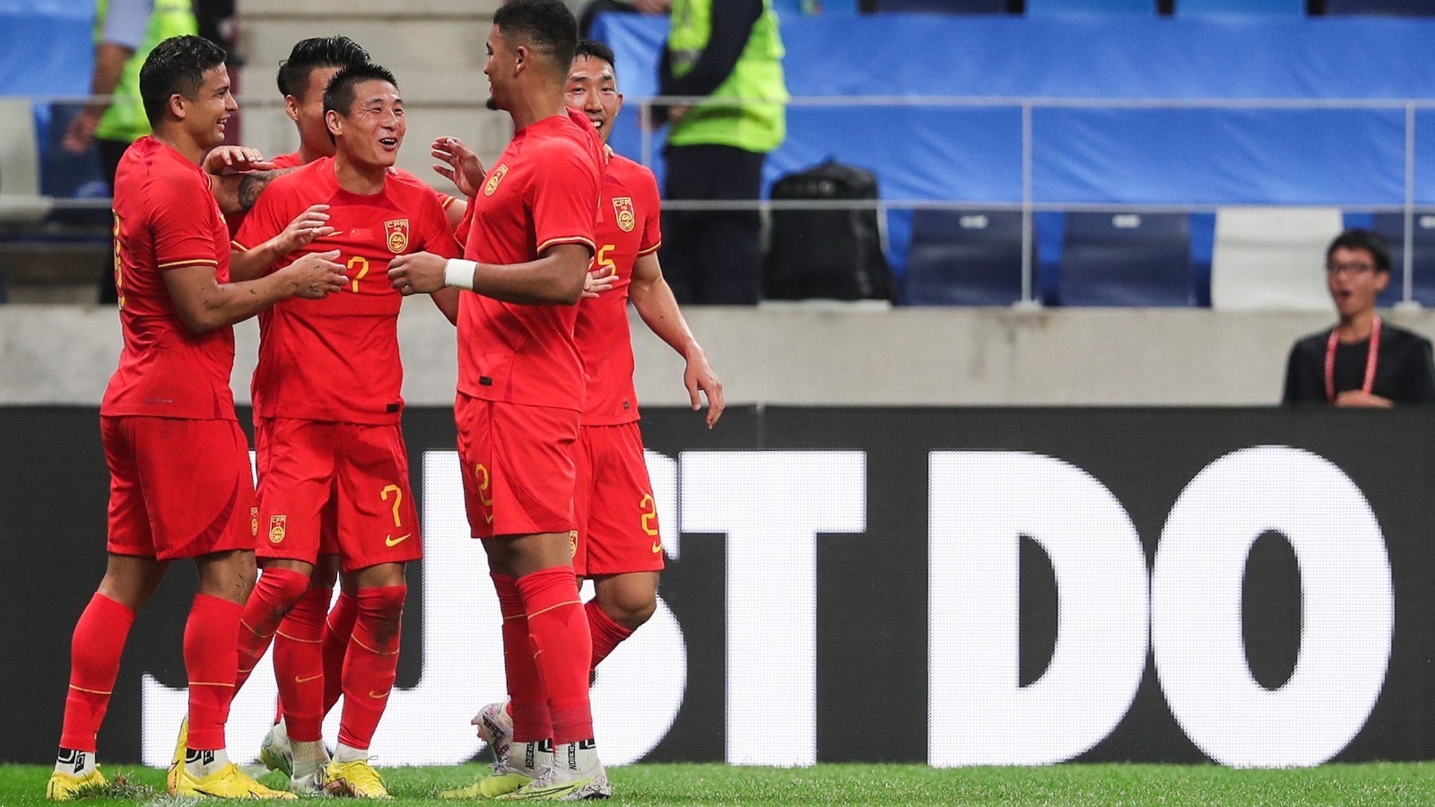 武磊 蒋光太联袂上演进球好戏 国足收获两连胜 武磊 蒋光太联袂上演进球好戏 国足收获两连胜