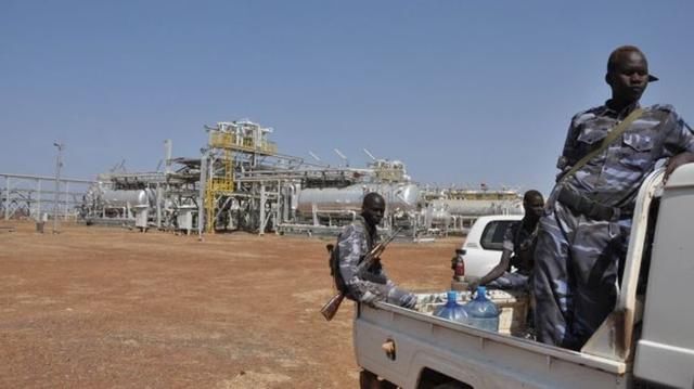 中国送苏丹核电站换最大油田 卖出千亿武器帮