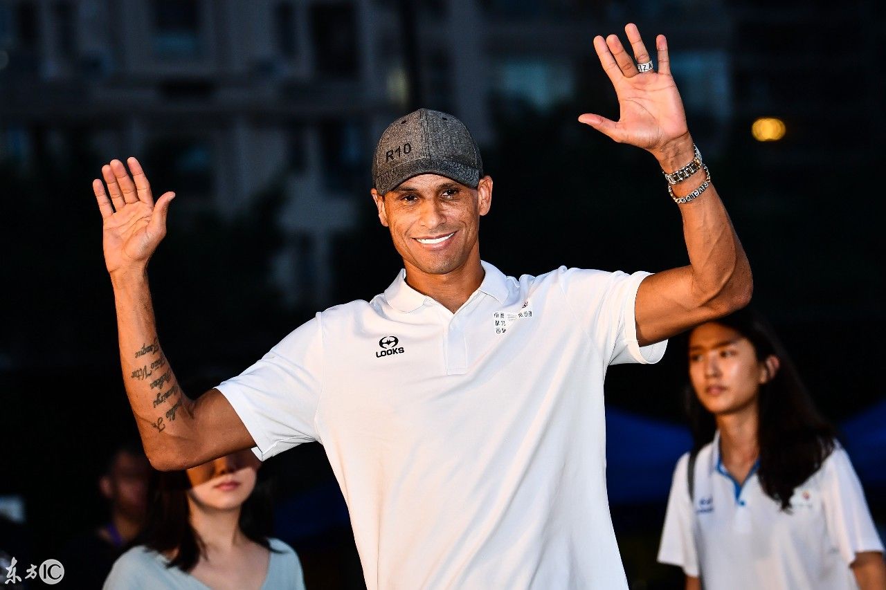 前世界足球先生、巴西传奇里瓦尔多,广州行精