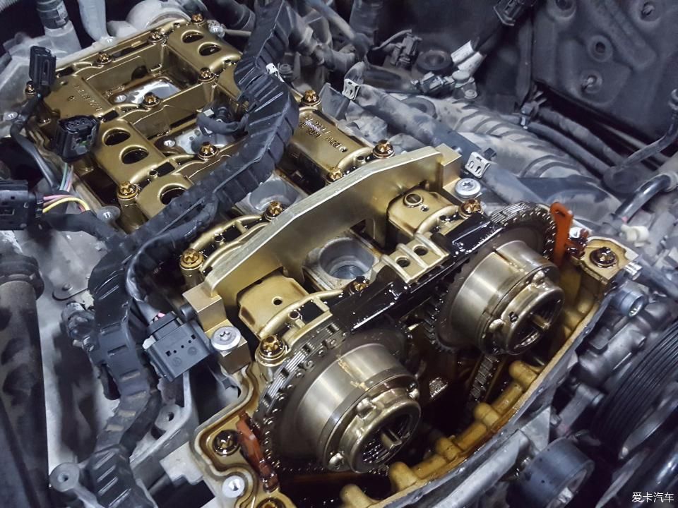 奔驰C、E系271.272发动机凸轮轴故障维修