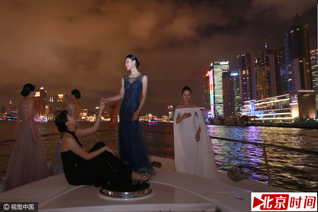 被誉为世界三大选美赛事之一的世界旅游小姐大赛是一项国际性旅游文化使者评选活动，旨在促进各国旅游文化的相互交流与合作。