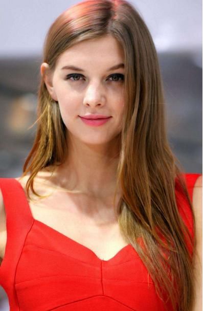 17岁俄罗斯美女被五旬老汉强抢,警察敢怒不敢