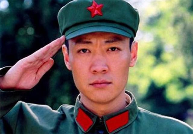 在《美好生活》中饰演边志军,颜值不减当年!