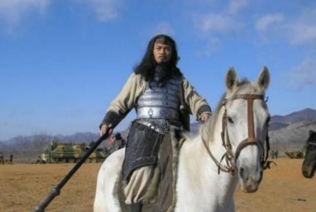 此人不配当三国五虎上将,也不配当名门之后,因