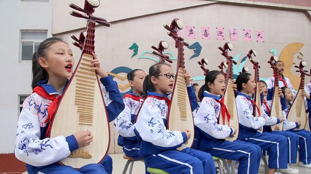 咱们有力量:评弹艺术进校园 童声喜庆十九大 咱们有力量:评弹艺术进校园 童声喜庆十九大