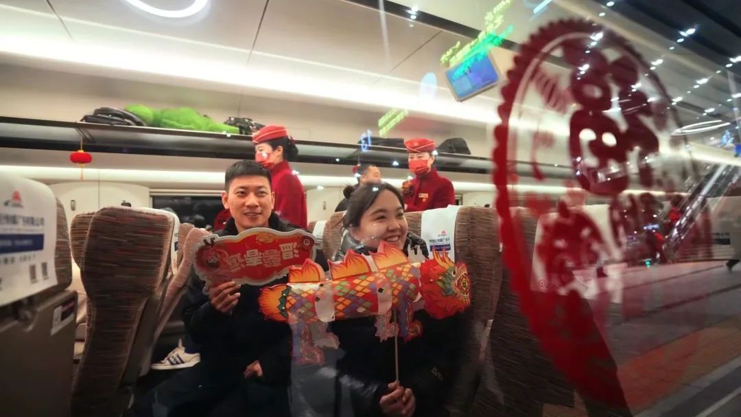 北京春运首趟列车今晨发车!回家过年! 北京春运首趟列车今晨发车!回家过年!