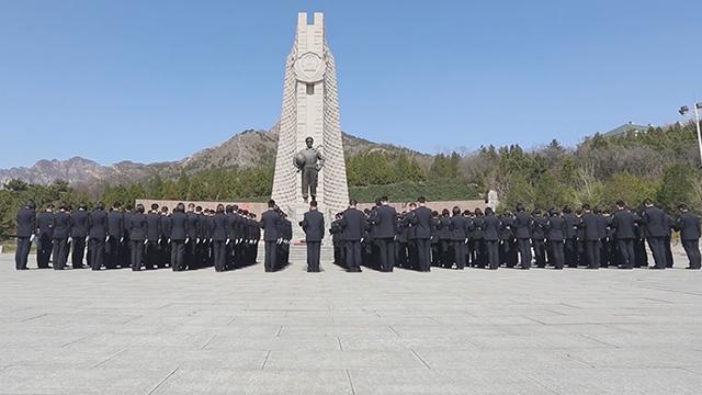 英模奏响《人民公安向前进》守护警察忠诚使命 英模奏响《人民公安向前进》守护警察忠诚使命