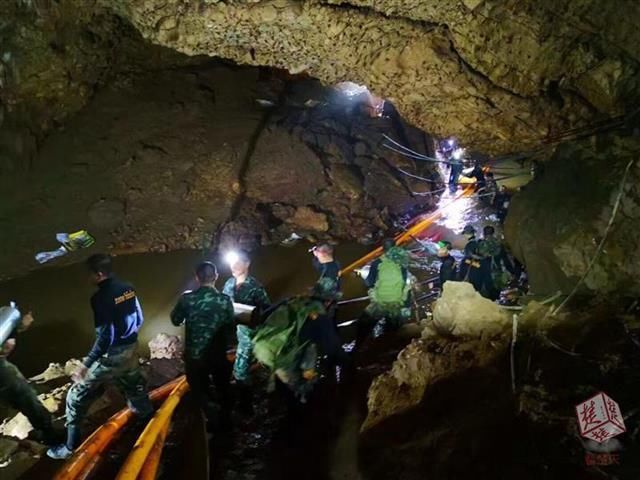 泰国少年足球队被困洞穴,跨国救援中国专家:一