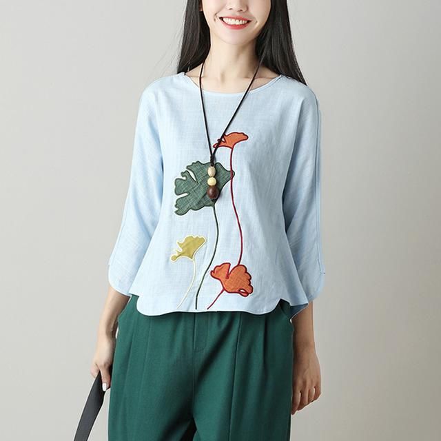 城里的姑娘真会穿,T恤+超短裤,显瘦显白显腿长